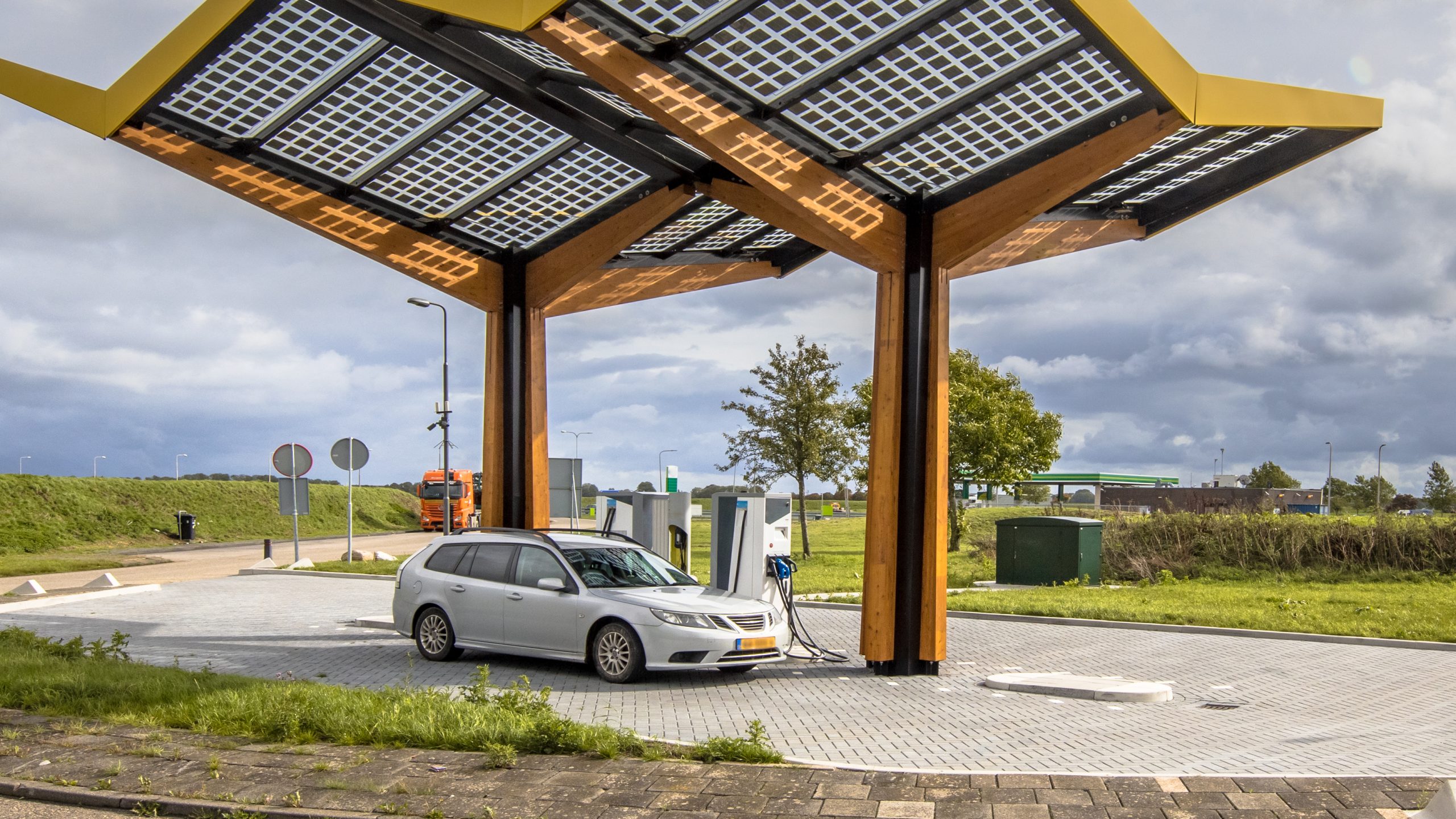 elektrische auto laden